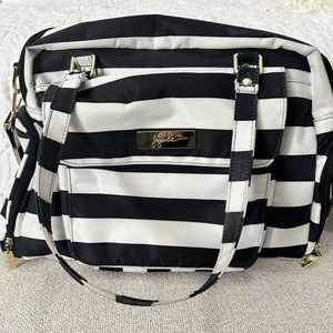 Jujube striped pump bag. In good condition.